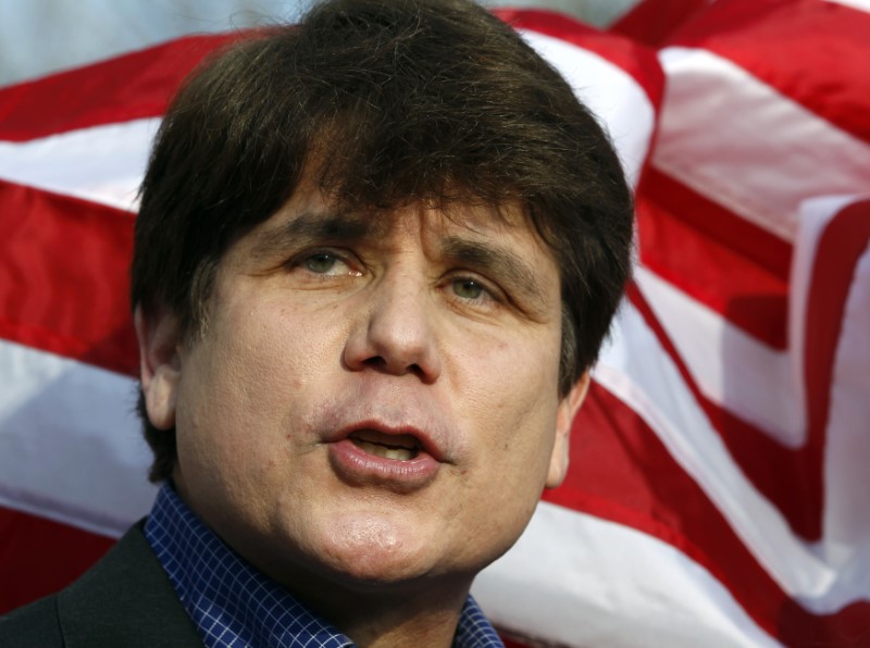 © Reuters. Former Governor of Illinois Blagojevich makes a statement to reporters outside his Chicago home