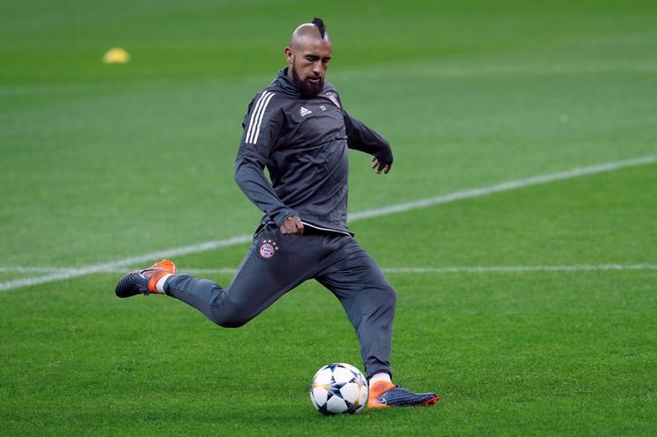 © Reuters. El jugador del Bayern Vidal no podrá jugar durante un corto periodo por una operación de rodilla