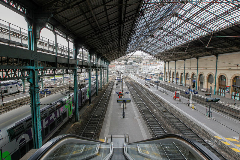 © Reuters. La Asamblea francesa aprueba la reforma ferroviaria en vísperas de otra huelga
