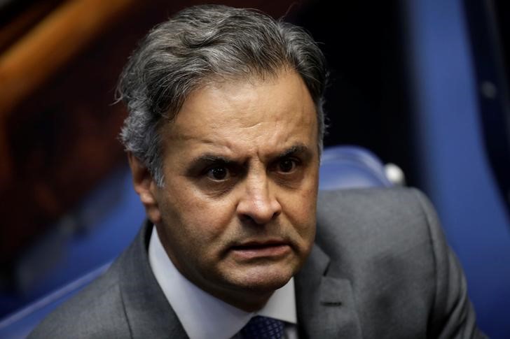 © Reuters. Senador Aécio Neves durante sessão do Senado Federal em Brasília, Brasil