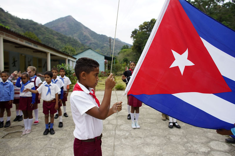 © Reuters. WIDER IMAGE-En la Sierra Maestra, la revolución cubana sigue viva