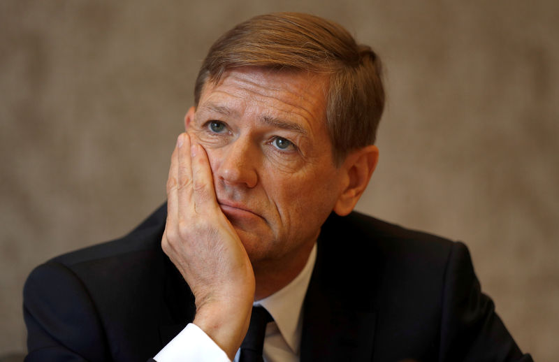 © Reuters. FILE PHOTO: Shire CEO Flemming Ornskov poses for a photograph in London