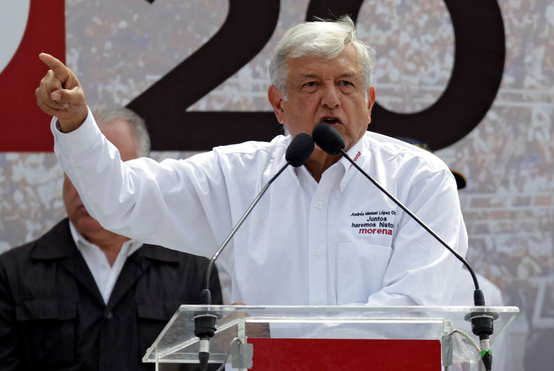 © Reuters. Candidato presidencial mexicano Andres Manuel López Obrador