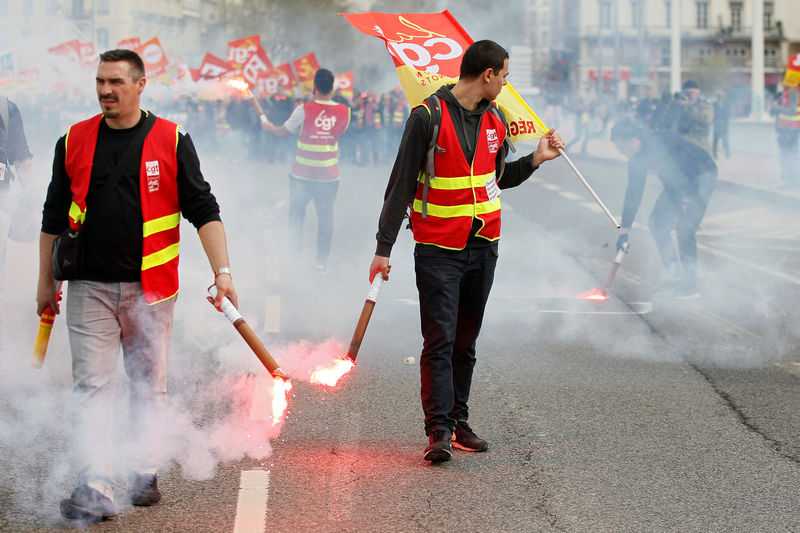 © Reuters. UNE CONVERGENCE DES LUTTES INCERTAINE JEUDI