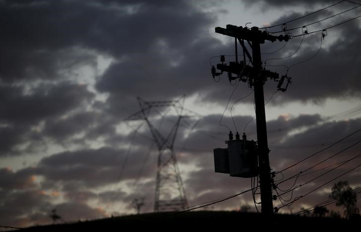© Reuters. Poste de energia elétrica em São Paulo