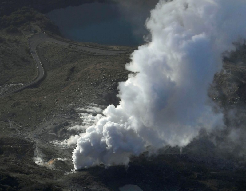 © Reuters. Imagem aérea de erupção do vulcão japonês Io Yama