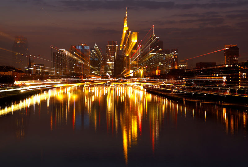 © Reuters. The Frankfurt skyline with its financial district is photographed on early evening in Frankfurt
