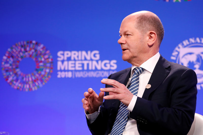 © Reuters. German Minister of Finance Olaf Scholz speaks during a panel entitled "Reforming the Euro Area: Views from Inside and Outside of Europe" during IMF spring meetings in Washington