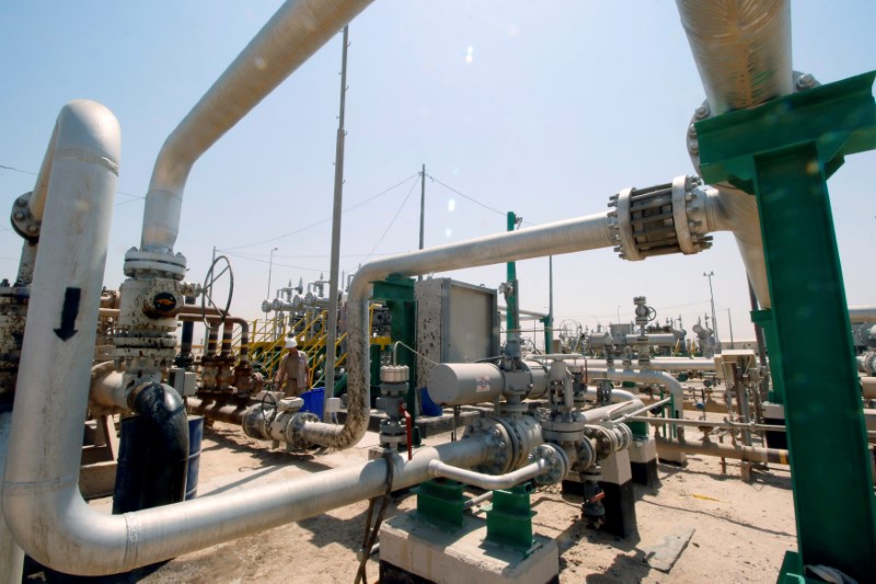 © Reuters. وزير الطاقة السعودي: يتعين عمل المزيد لخفض مخزونات النفط