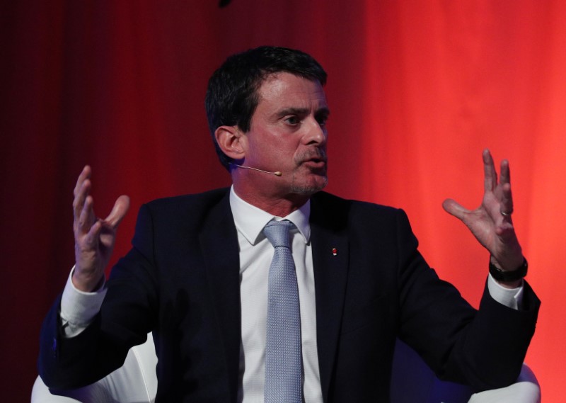 © Reuters. VALLS "ÉTUDIE" UNE CANDIDATURE À BARCELONE POUR CIUDADANOS