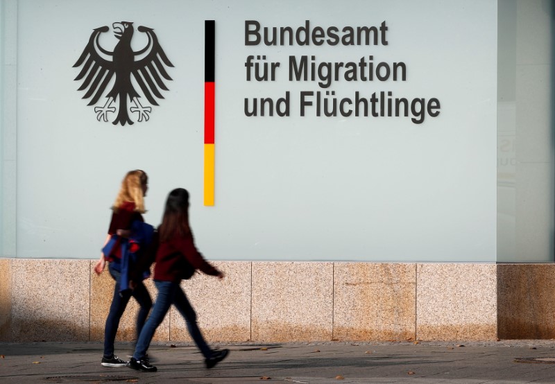 © Reuters. الادعاء الألماني يحقق مع مسؤول بشأن قبول لجوء أشخاص غير مؤهلين