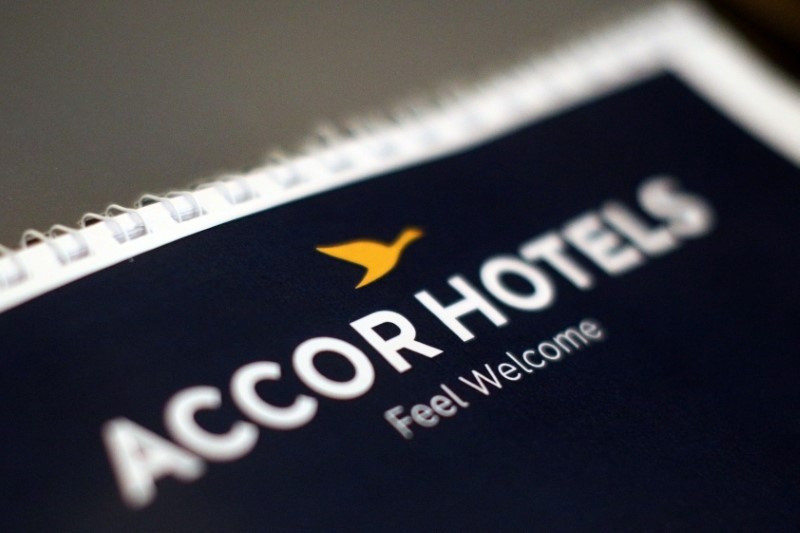 © Reuters. The logos of AccorHotels group is pictured during a news conference at the Pullman Bangkok King Power hotel, in Bangkok