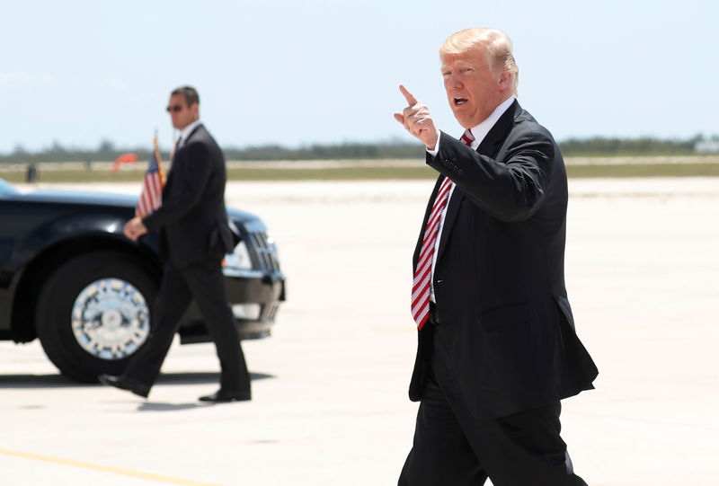 © Reuters. Президент США Дональд Трамп на базе специальных сил силы совместного патрулирования "Юг" в Ки-Уэст, штат Флорида