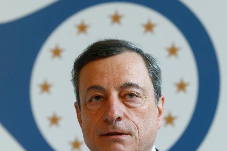 © Reuters. ECB President Draghi speaks during the ECB and Its Watchers conference in Frankfurt