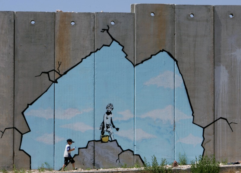 © Reuters. (الرجل الذي سرق بانكسي) فيلم يتناول فن الشارع في الشرق الأوسط