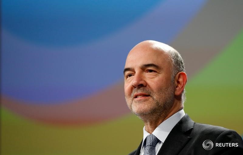 © Reuters. El comisario europeo de Asuntos Económicos y Financieros, Pierre Moscovici, durante una conferencia de prensa en la sede la Comisión Europea en Bruselas, Bélgica.
