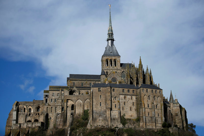 © Reuters. FILE PHOTO: General view of Le Mont-Saint-Michel