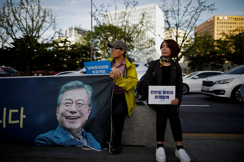 © Reuters. Promesa de suspender ensayos nucleares potencia preparativos de cumbre entre las dos Coreas