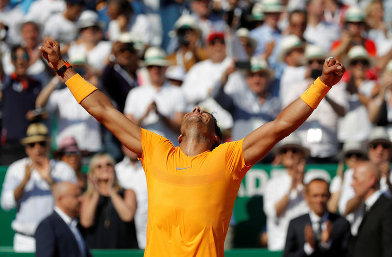 © Reuters. Nadal supera con facilidad a Nishikori y sigue sumando récords en Montecarlo