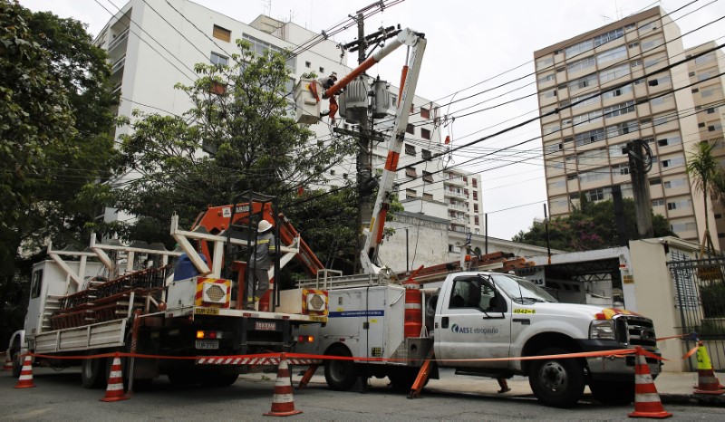 © Reuters. El regulador bursátil brasileño ordena una subasta por Eletropaulo el 18 mayo