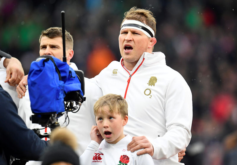 © Reuters. FILE PHOTO: England's Dylan Hartley, sings the national anthem before the Rugby Union Six Nations Championship match between England and Ireland at Twickenham Stadium, London