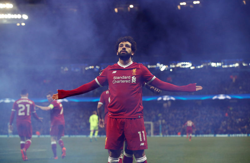 © Reuters. FILE PHOTO: Mohamed Salah celebrates scoring Liverpool's first goal in their Champions League quarter-final second leg against Manchester City