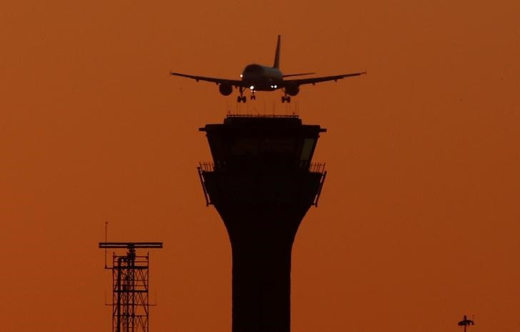 © Reuters. Ardian vende el 49 por ciento del aeropuerto de Luton a AMP Capital