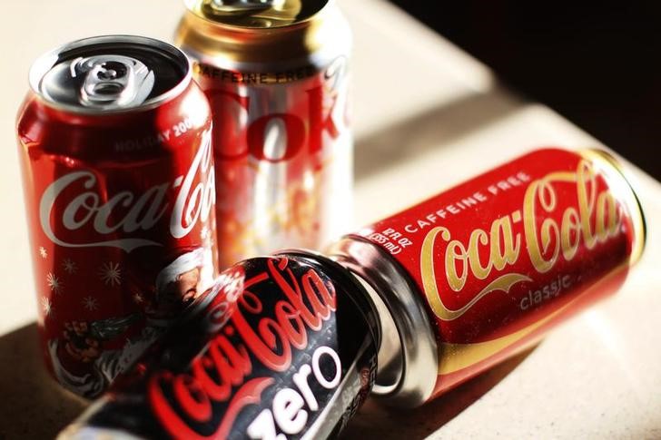 © Reuters. Продукция Coca-Cola в Голдене, штат Колорадо