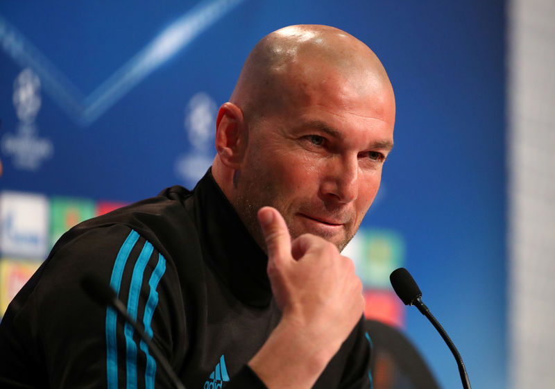 © Reuters. El entrenador del Real Madrid durante una conferencia de prensa ante del partido ante Bayern Munich en Alemania
