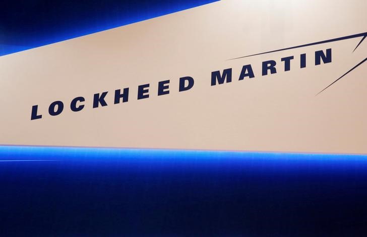 © Reuters. FILE PHOTO -  Lockheed Martin logo at Japan Aerospace 2016 air show in Tokyo