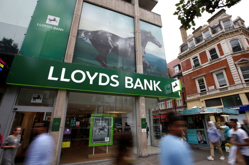 © Reuters. Отделение Lloyds Bank в Лондоне