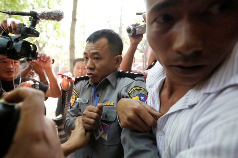 © Reuters. Capitão Moe Yan Naing em Yangon