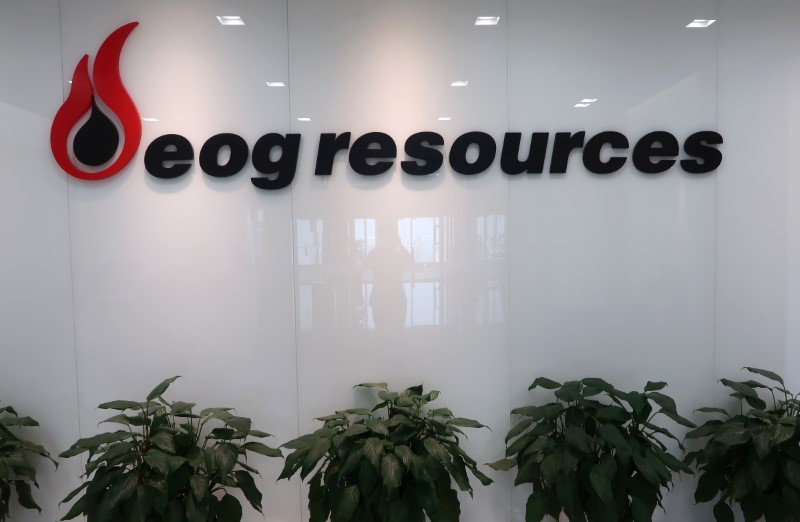 © Reuters. The logo of U.S. oil and gas company EOG Resources is seen in its office in Chongqing