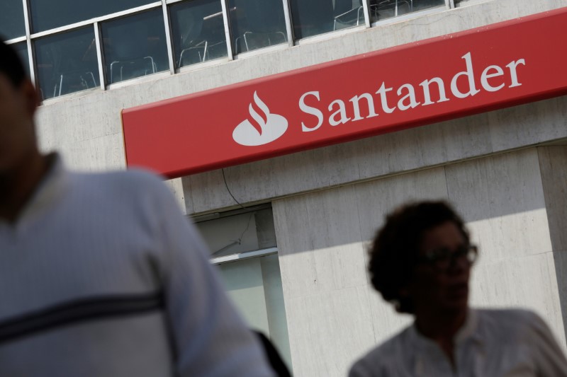 © Reuters. Agência do banco Santander em Monterrey, no México