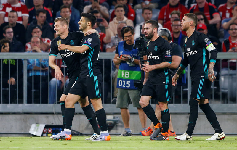 © Reuters. ريال مدريد يعدل تأخره لانتصار 2-1 في عقر دار بايرن ميونيخ