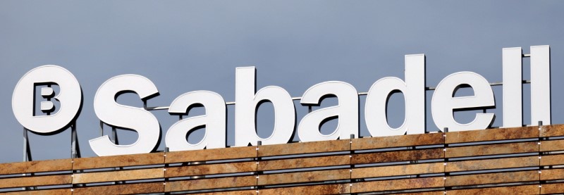 © Reuters. Banco Sabadell gana un 33% más hasta marzo por caída de provisiones