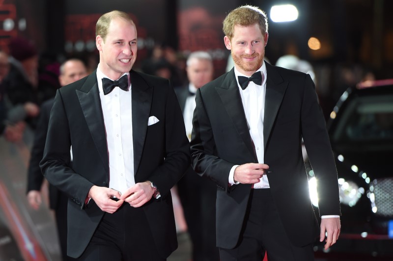 © Reuters. الأمير البريطاني هاري يطلب من شقيقه الأكبر وليام أن يكون إشبينه