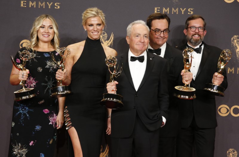 © Reuters. Representantes do "Saturday Night Live" ganham prêmios Emmy