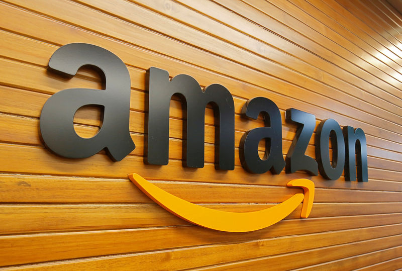© Reuters. El logo de Amazon dentro de la oficina de la compañía en Bengaluru, India