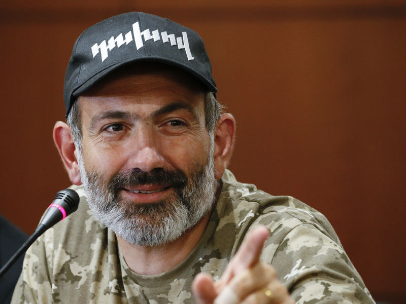 © Reuters. زعيم احتجاجات أرمينيا يجتمع مع الرئيس لبحث سبل الخروج من الأزمة