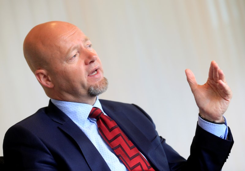 © Reuters. Norway's SWF fund CEO Slyngstad speaks during an interview in Oslo