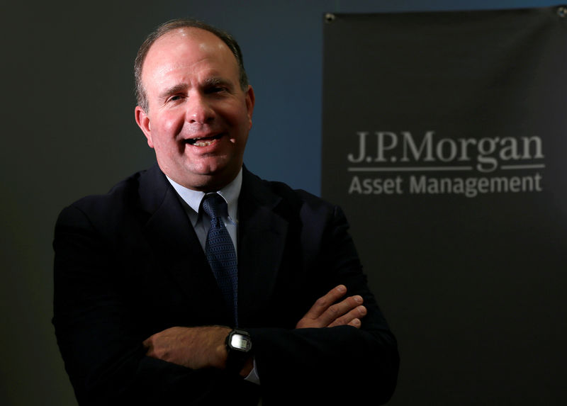 © Reuters. FILE PHOTO: JP Morgan Asset Management CIO Michele poses for a photo after an interview with Reuters at the company's Tokyo office