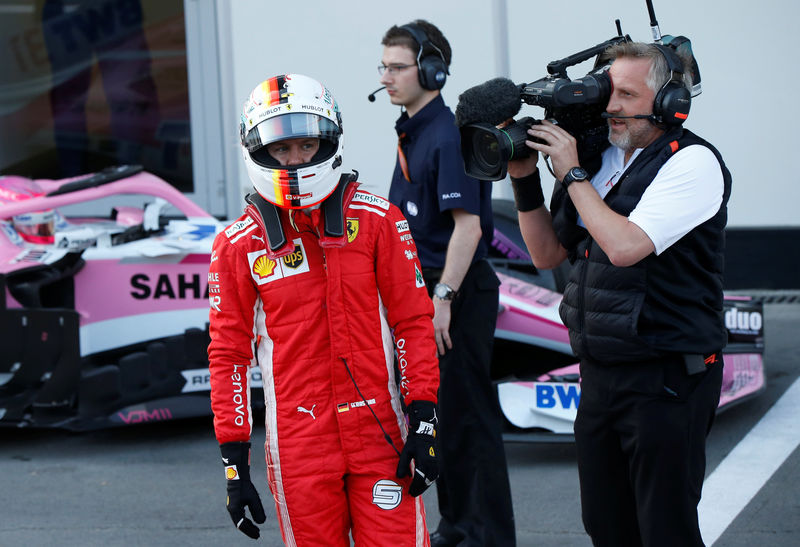 © Reuters. Vettel logra su tercera pole consecutiva en Azerbaiyán