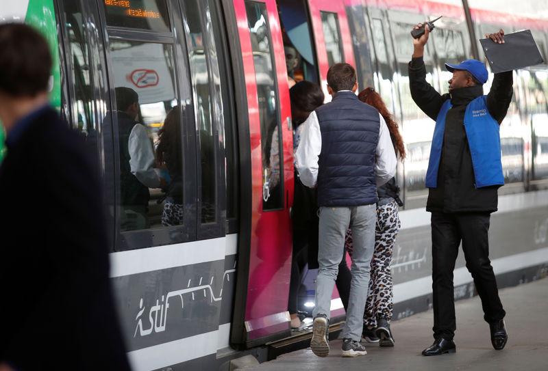 © Reuters. SNCF: LES FRANÇAIS RESTENT MAJORITAIREMENT OPPOSÉS À LA GRÈVE