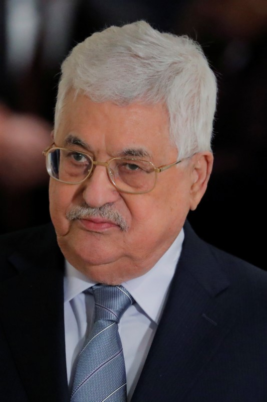 © Reuters. خصوم عباس ينتقدون إصراره على انعقاد المجلس الوطني الفلسطيني يوم الاثنين