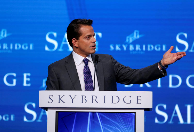 © Reuters. FILE PHOTO: Anthony Scaramucci, Founder and Co-Managing Partner at SkyBridge Capital, speaks during the opening remarks during the SALT conference in Las Vegas