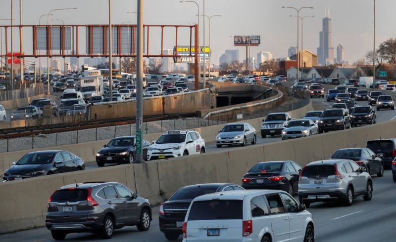 © Reuters. USA: DÉBUT DE PRINTEMPS MOROSE POUR LES CONSTRUCTEURS AUTOMOBILES