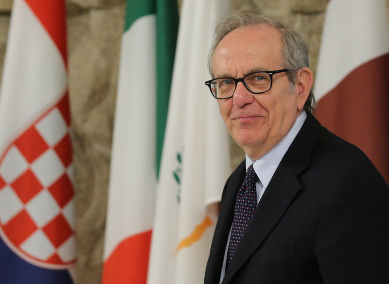 © Reuters. Il ministro dell'Economia Pier Carlo Padoan