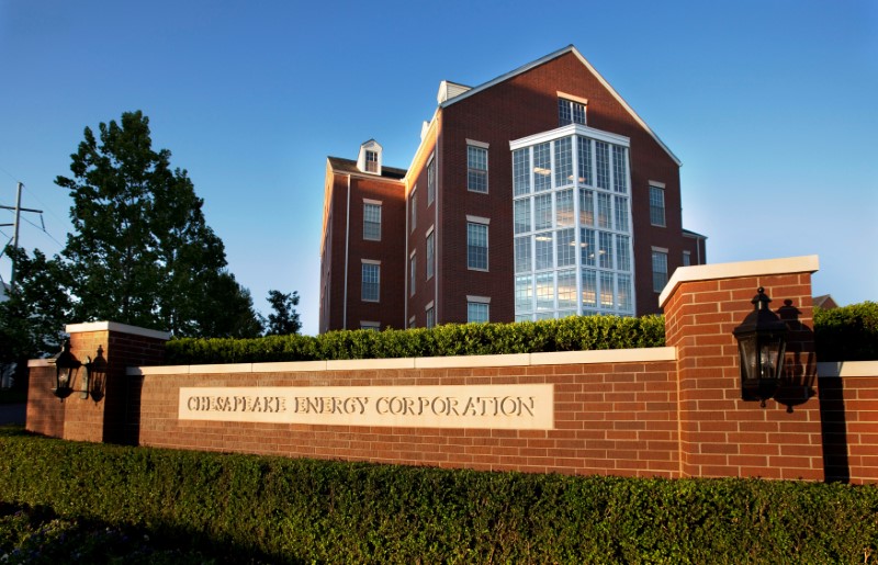 © Reuters. FILE PHOTO - Chesapeake Energy Corporation's 50 acre campus is seen in Oklahoma City