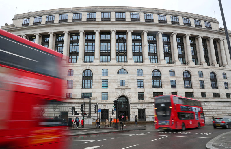 © Reuters. FILE PHOTO: The Unilever building in central London